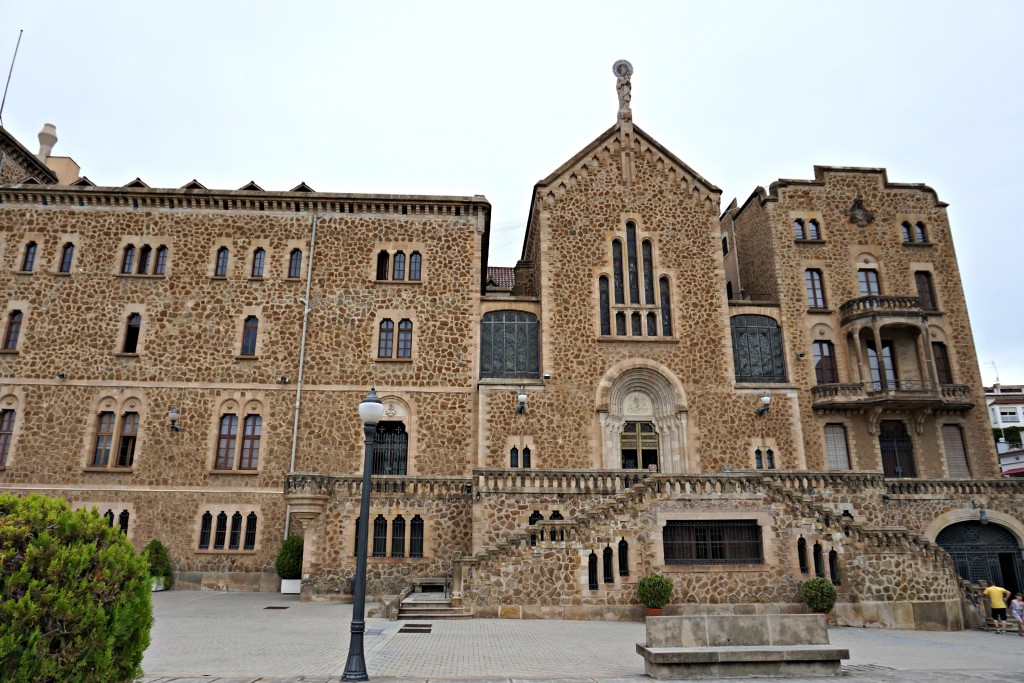 church-near-park-guell