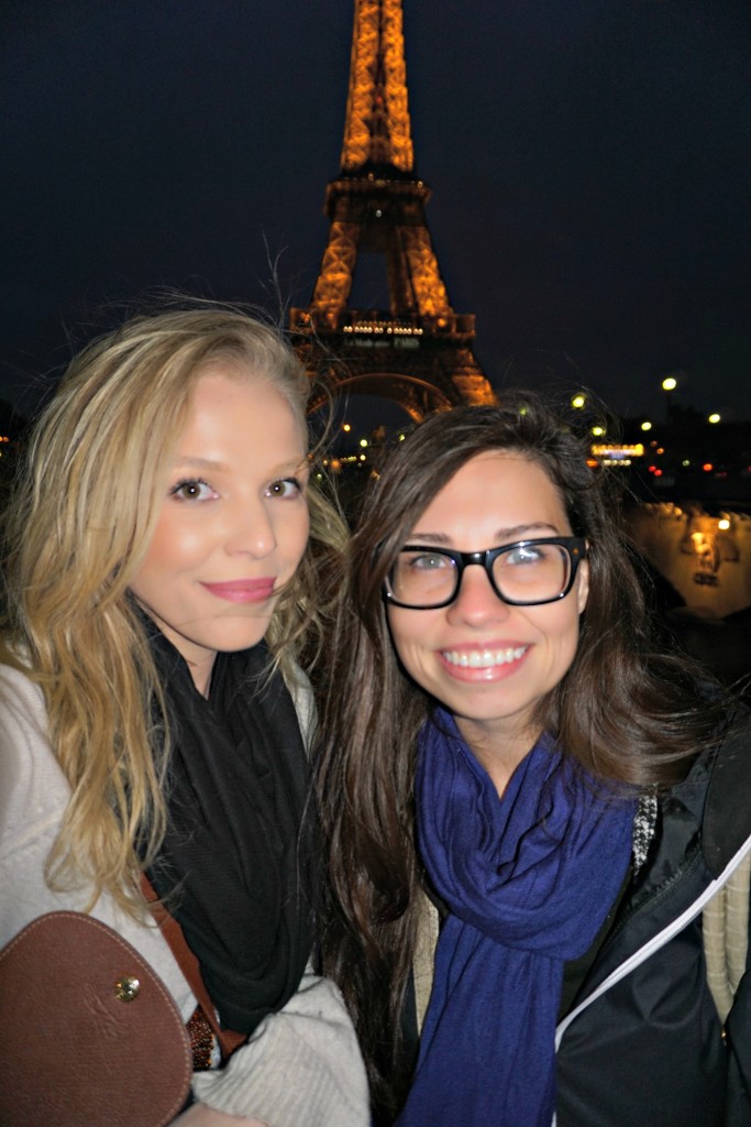 eiffel-tower-paris-at-night