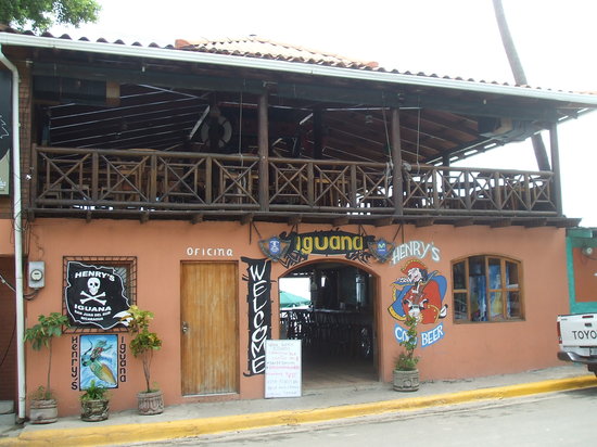 iguana-bar-san-juan-del-sur