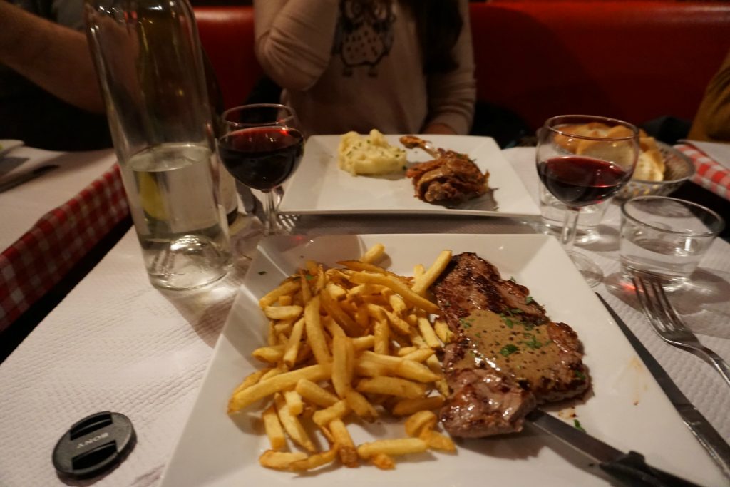 aux-artistes-steak-frites-duck