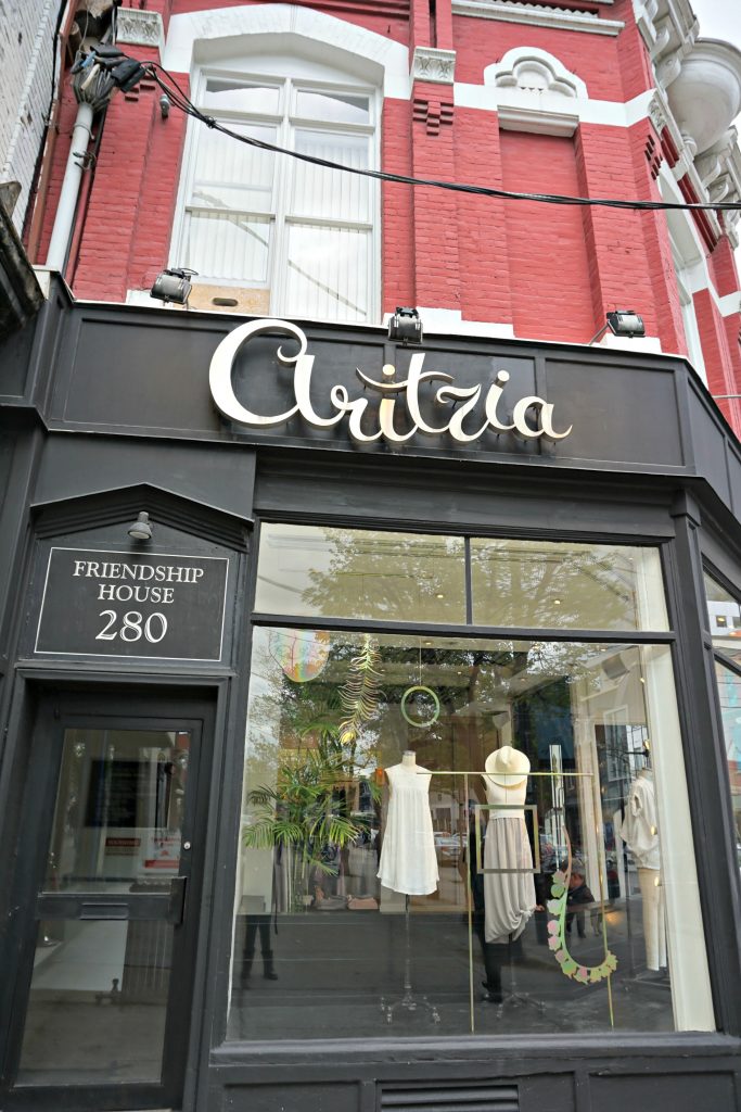 aritzia-queen-st-west-toronto