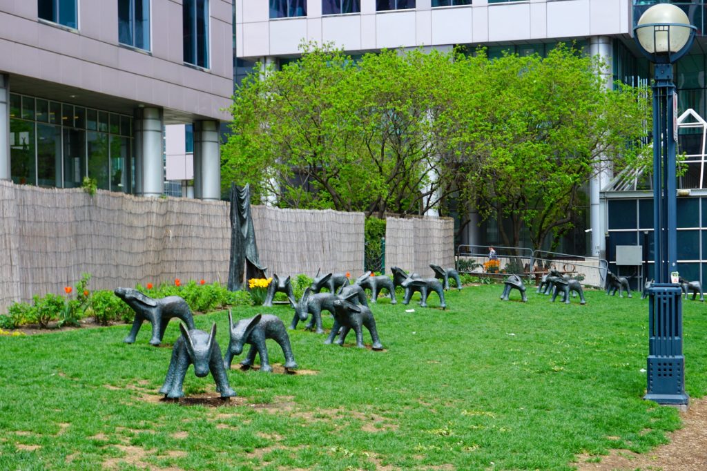 dog-statues-toronto