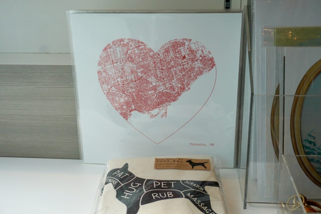 tiff-store-toronto-heart-picture