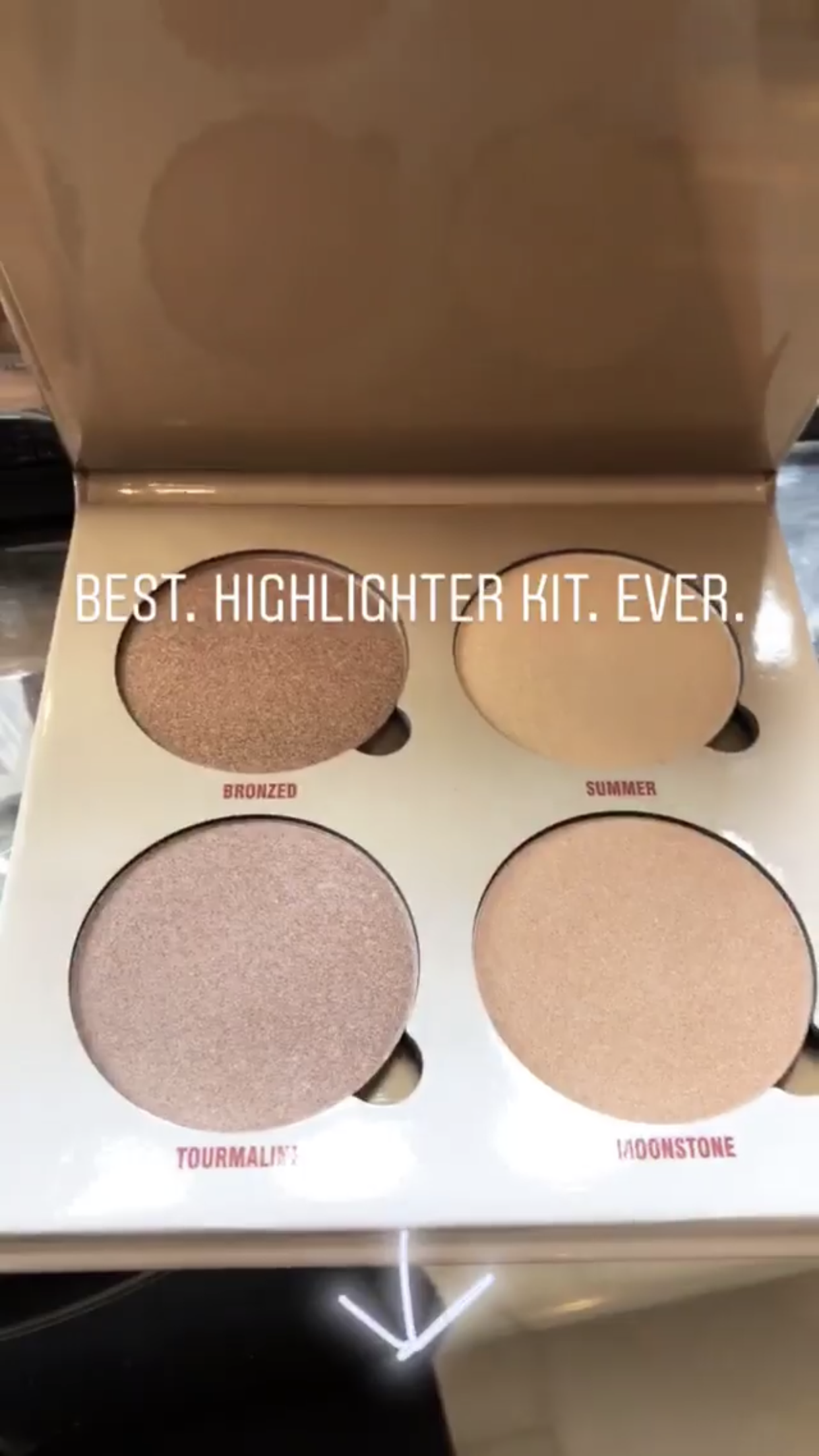 Naomie recently posted on her IG story that the Anastasia Beverly Hills Sun Dipped Glow Kit is the Best. Highlighter kit. Ever.