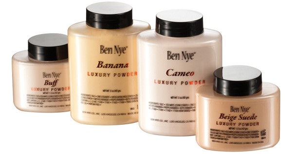 Ben Nye Luxury Powder Setting Powder in Banana